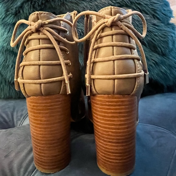 Lace up booties - Picture 4 of 4